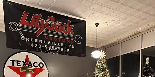 Pictures with Santa and Mrs. Claus in Downtown Greeneville - Lilyjack Customs Open House