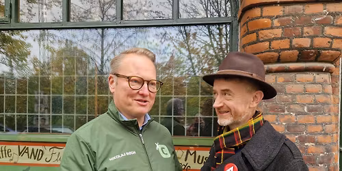 Politisk debat p\u00e5 Caf\u00e9 Intime