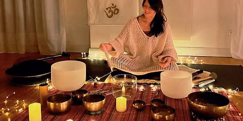 Christmas Sound Bath mit Kristallkl\u00e4ngen & Kerzenlicht in Hamburg