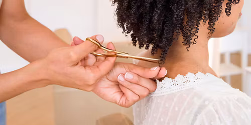 Curl Coaching Pro: Hands-On Training with Live Models