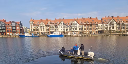 Ustka kurs motorowodny z egzaminem pa\u0144stwowym 