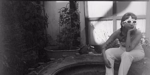 PEKI MOM\u00c9S Record Releaseshow - support: Port Noo