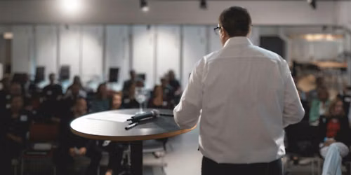 Pr\u00e4senzseminar: Storytelling in Pr\u00e4sentationen leicht gemacht