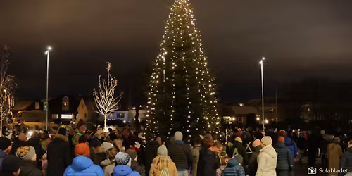 Jul i Solakrossen med Julegrantenning\ud83c\udf84