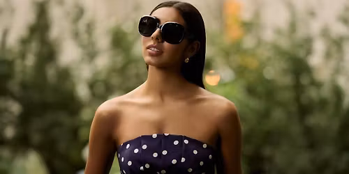 Izzy Escobar - Sunny in London