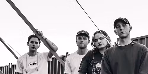 BLACK FOXXES - Berlin, Mikropol