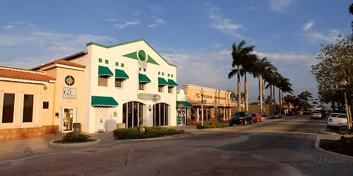 Photo Walk! With Documentary Photographer Carlos Munoz