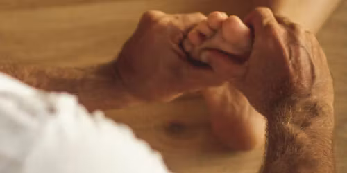 FEET-BACK! Fu\u00dfreflexzonen Kurs mit Florian Eibl