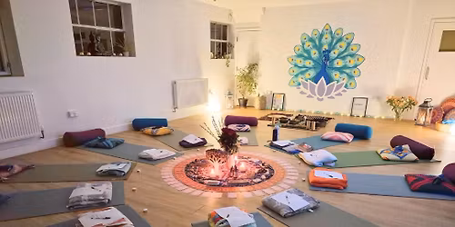 Women\u2019s Circle ~ The Light Returning with Lizzie Daley