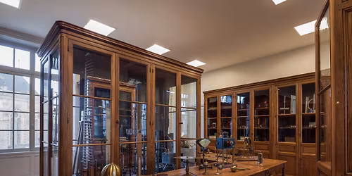 Visite de la collection d'instruments anciens de physique 