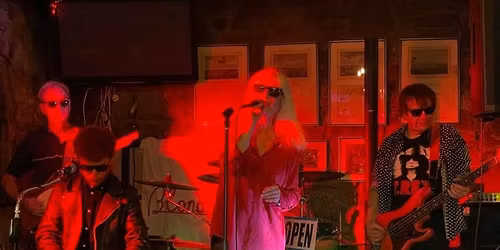 Blonde E Lux live at the Union Hotel, Penzance