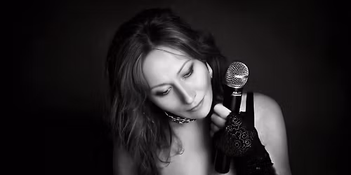 TreeAnna Singing at The Snug Ferring