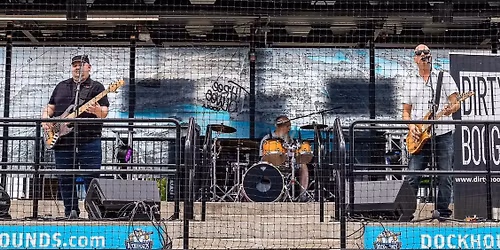 Pewaukee Beach: Waterfront Wednesdays -Dirty Boogie