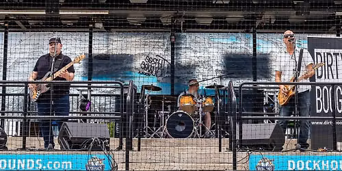 Pewaukee Beach: Waterfront Wednesdays -Dirty Boogie