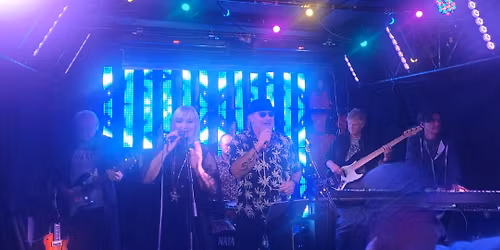 Festive Estrella's at the Fox and Hounds 