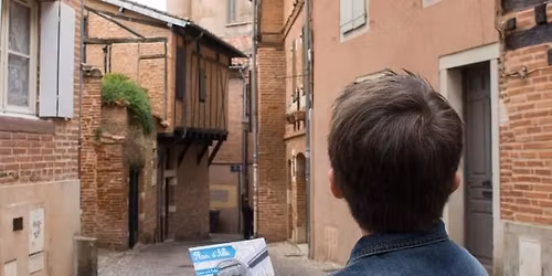 Les explorateurs de la ville rouge