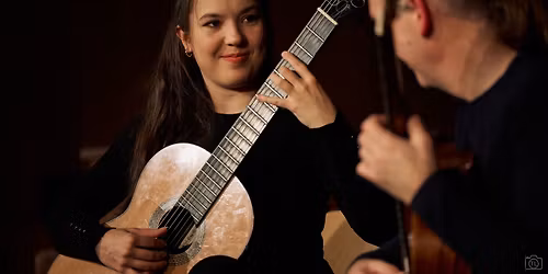 Catalina Pires (violine) & Marco Tamayo (Gitarre) 