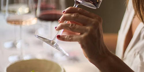 El instinto del maridaje en Madrid: vino y gastronom\u00eda