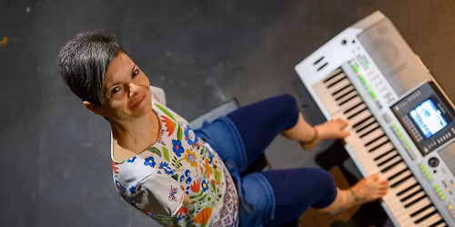 LIZ MUELLER \u2013 MUSIK F\u00dcR`S HERZ - von Austropop bis Evergreen