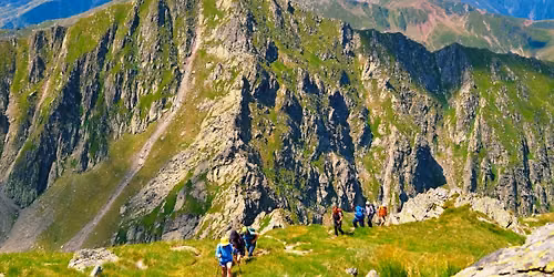 Invitatie in Drumetie pentru entuziasti: Custura Saratii & Negoiu de la Cab. Negoiu, Fagaras