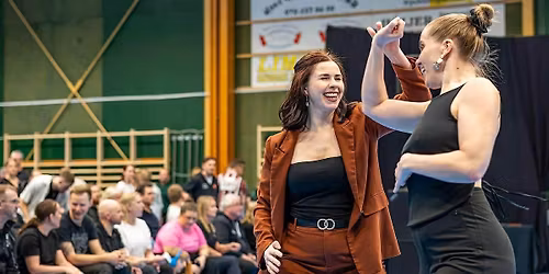 Sv\u00e4ng och dansgl\u00e4dje med Pernilla och Elin. (Tv\u00e5 pass). Pass 1, steg 1-2. Pass 2, steg 3-4+\u00f6vriga. 