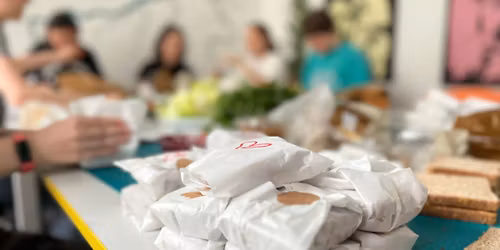 Zr\u00f3b z nami wega\u0144skie kanapki dla Fundacji Daj Herbat\u0119!