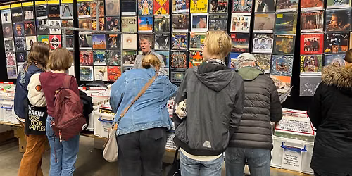 XXL Platenbeurs Apeldoorn zondag 13 december
