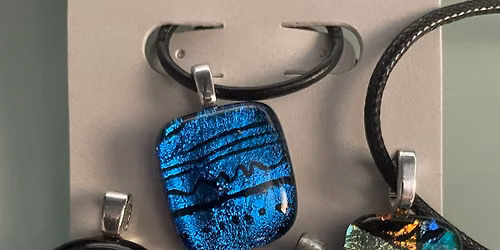 Class: Images in Dichroic fused glass (Punta Gorda)