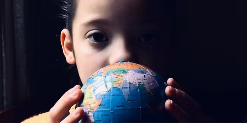 Estrutura & Capicua \u2937 Guerra & Paz