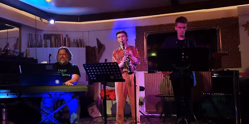 Duo Karhos feat. kitaristi Matias Strand\u00e9n: "Kun saapuu syys"