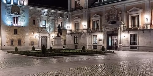 Madrid Encantado: ruta guiada nocturna por la ciudad