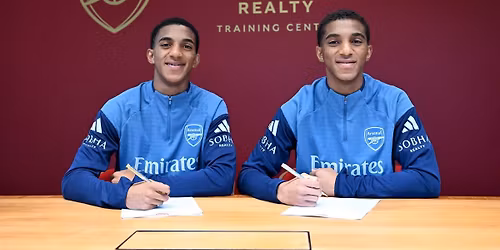 signing a contract with Arsenal