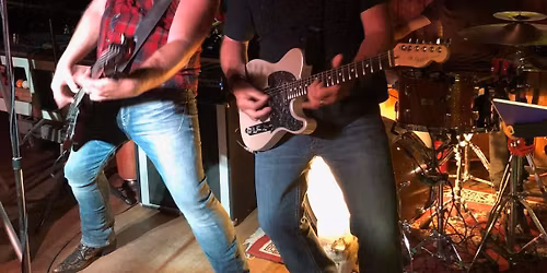 Walnutt Creek Cheeseballz @ Bobbie Sues Roadhouse!!