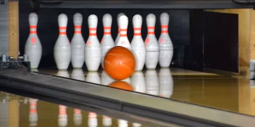 Bowling + Die H\u00fctte