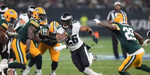 EAGLES vs Packers @ The Birds Nest on The Deck