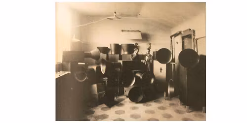 F\u00d6REL\u00c4SNING:  Vad \u00e4r det som Surrar? \u2013 Ljud och musik i konsten 