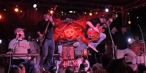 Full LSB on the River Siren patio!