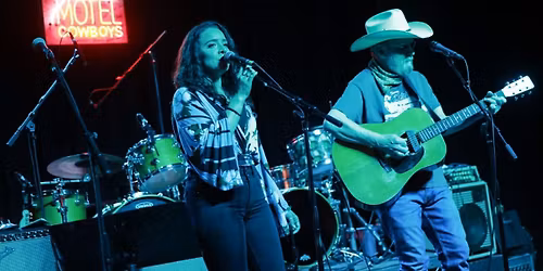 Jen & Johnny at Edwards Greenhouse