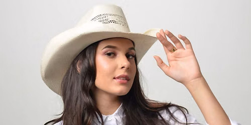 Ana Castela