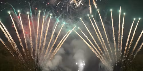 Shakes on the rocks- Firework extravaganza! \ud83c\udf86\ud83c\udf87