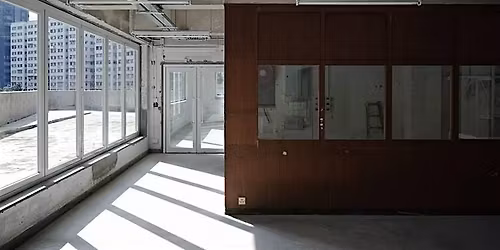 Private art studio tour at HART HAUS