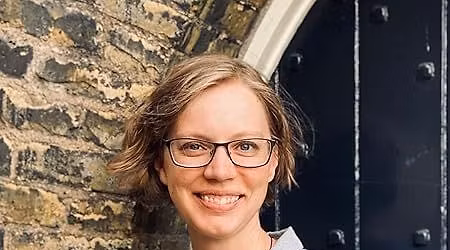 ASTRID SHECKLES TO READ