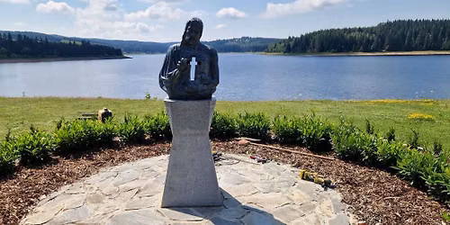 Fl\u00e1je\/Fleyh - slavnostn\u00ed sv\u011bcen\u00ed sochy \/ Feierliche Segnung der Statue