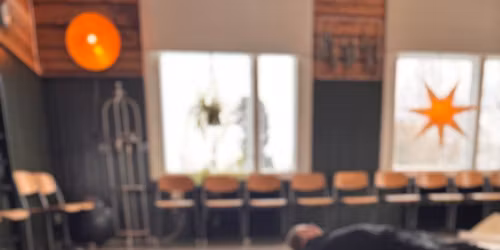 Hiljentymisen retriitti Rauhassa 145\u20ac