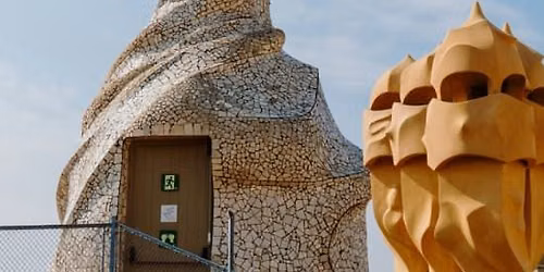 La Pedrera y Casa Mil\u00e0: Tour guiado por un gu\u00eda local (en Ingl\u00e9s)