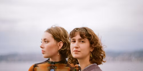 Klubb Herz: Hun H\u00f8ie & Isabel Fox