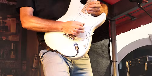 Mr. Strat rockt das Schlosscafe H\u00f6chst
