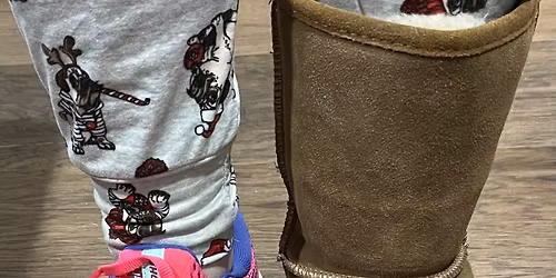 Mismatch shoes \ud83d\udc60 \ud83d\udc5f \ud83d\udc5e Sunday.