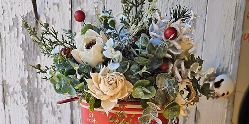 Create & Take: Wood Flower Christmas Tins