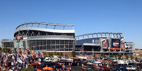 Parking Denver Broncos at Las Vegas Raiders